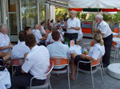 Delar av Karlbergs FBU-musikkr p terassen till Kongress & TheaterHaus i Bad Ischl, sterrike.