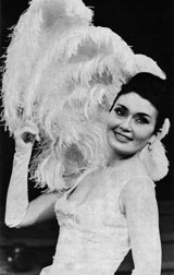 Berit Carlberg som Hanna Glawari i Glada änkan på Oscarsteatern år 1967.
