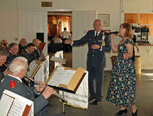 Eva Magnusson och Nils-ke Nilsson vid lunchkonsert med Karlbergs Musikkr p Militrhgskolan Karlberg den 22 mars 2012.