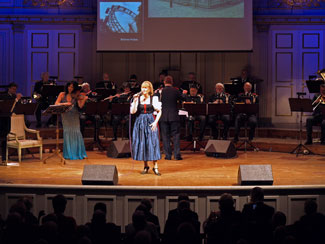 Galakonsert Musikaliska 5 januari 2013. Eva Magnusson, Rimma Gotskosik och Karlbergs Musikkr med Samuel Wrackefeldt som dirigent.